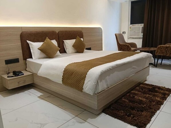 Executive Double Room, Balcony | Free WiFi