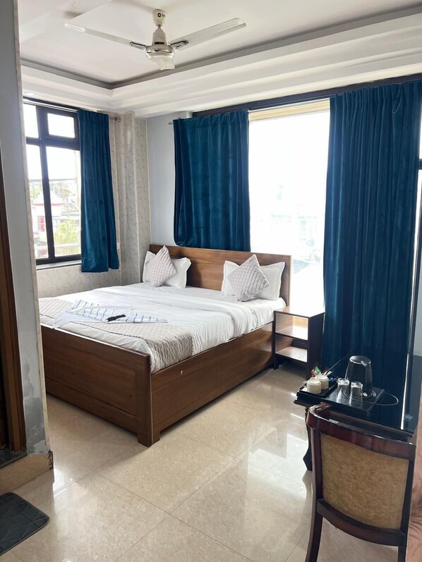 Free WiFi - Paradise Inn (Dehradun)