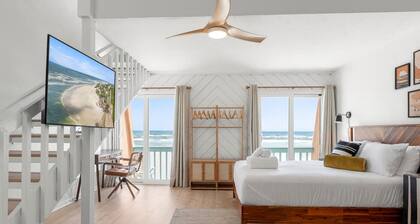 7 Steps to Sand -Beachfront Home on Matanzas Inlet w/ Deck, Balcony, Beach Gear