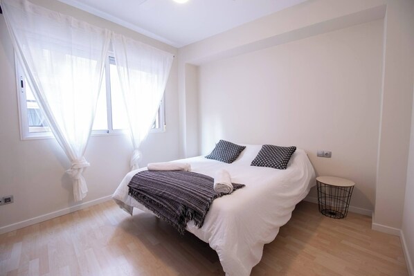 2 bedrooms, iron/ironing board, travel crib, free WiFi