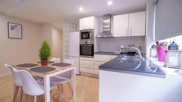 Frigorifero, microonde, forno, lavastoviglie