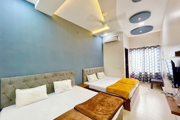 Superior Quadruple Room | Premium bedding, desk, laptop workspace, free WiFi