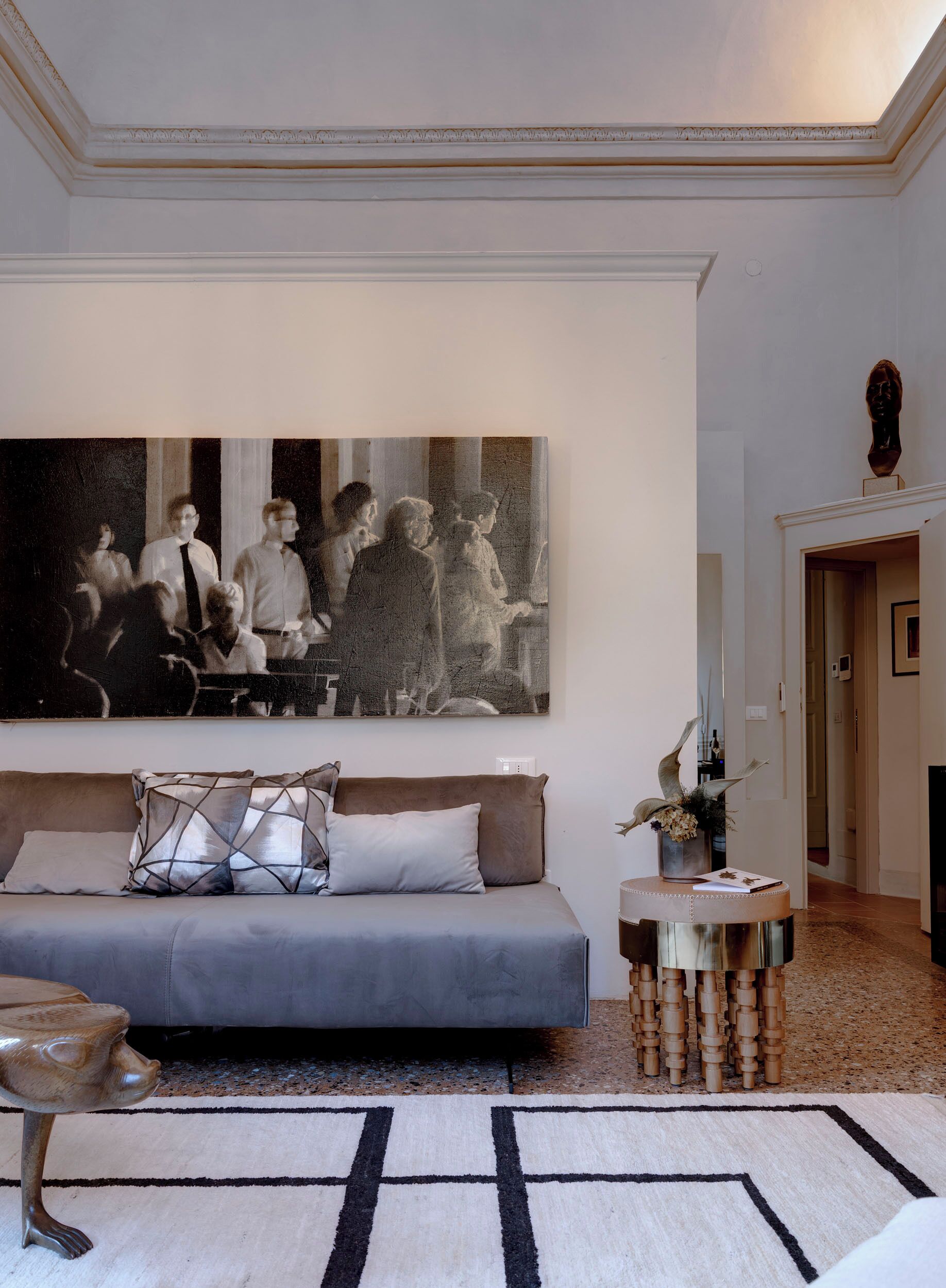 Deluxe Suite | Living room