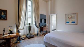 Ropa de cama de alta calidad y minibar