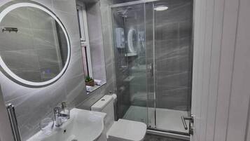 風筒、提供毛巾、番梘、洗頭水