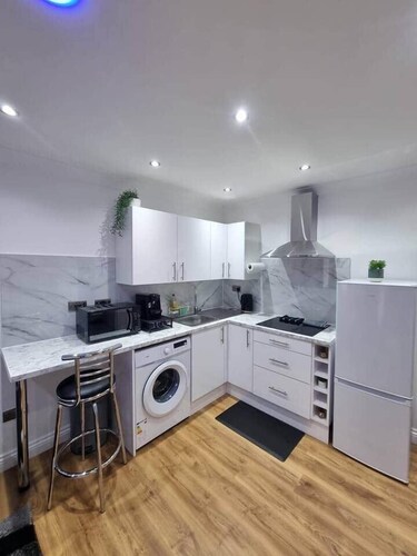 Very Cosy & Lovely 1 Bed Garden Apartment