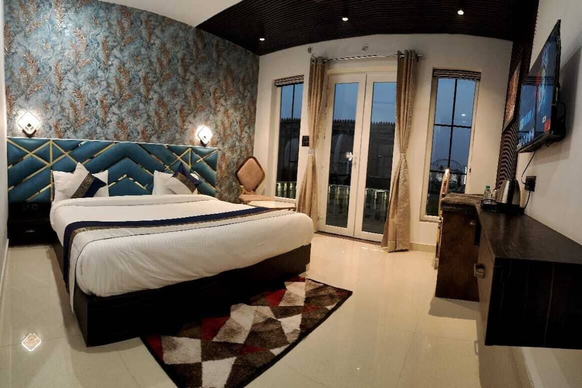 Ropa de cama hipoalergénica, escritorio y sistema de insonorización