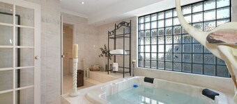 Beauty Between Lake & River