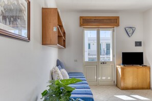 Interior - Holiday Home 'Ruggeri 1' with Private Terrace and Air Conditioning (Santa Maria di Leuca)