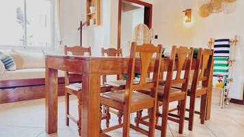 Apartment, 2 Bedrooms, Smoking, Balcony | Dining room