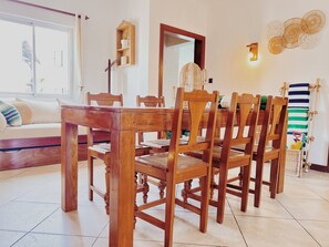 Apartment, 2 Bedrooms, Smoking, Balcony | Dining room