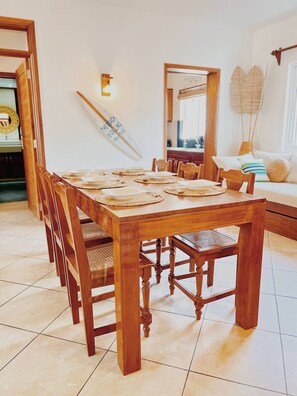 Apartment, 2 Bedrooms, Smoking, Balcony | Dining room