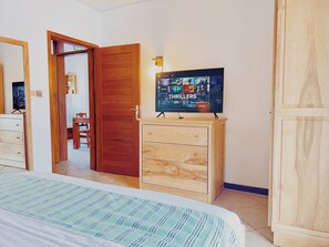 Apartment, 2 Bedrooms, Smoking, Balcony | Room amenity