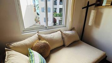 Apartment, 2 Bedrooms, Smoking, Balcony | Living area | Books