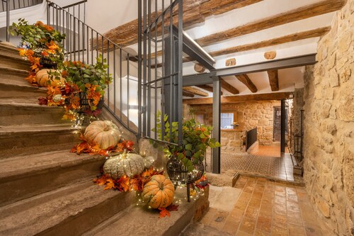 Apartment 'Àtic 1' with Private Terrace, Wi-Fi and Air Conditioning