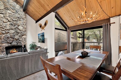 Switzerland Summit Condo- Cozy Base Camp Resort Chalet- Walk to Ski Lifts + Hiking