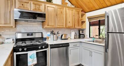 Switzerland Summit Condo- Cozy Base Camp Resort Chalet- Walk to Ski Lifts + Hiking