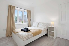 3 bedrooms, WiFi, bed sheets