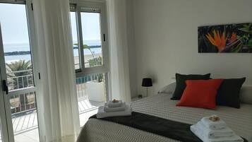 3 chambres, fer et planche Ă repasser, draps fournis