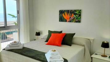 3 chambres, fer et planche Ă repasser, draps fournis