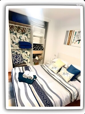 Iron/ironing board, WiFi, bed sheets, wheelchair access