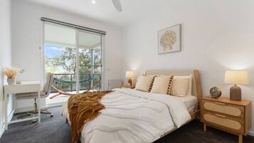 4 bedrooms, iron/ironing board, travel cot, free WiFi