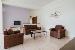 Deluxe Apartment | Living area