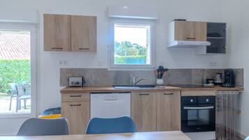 KylskÄp, mikrovÄgsugn, ugn och spishÀll