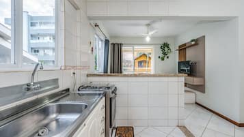 Basic Apartment | Private kitchen