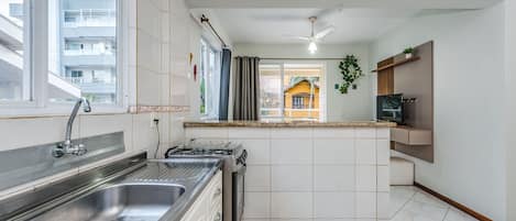 Basic Apartment | Private kitchen