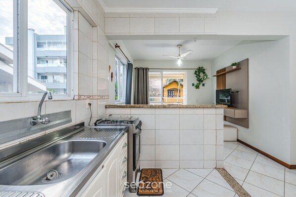 Basic Apartment | Private kitchen