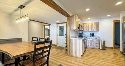 Moss Lake Lookout Waterfront Home on LDF Chain