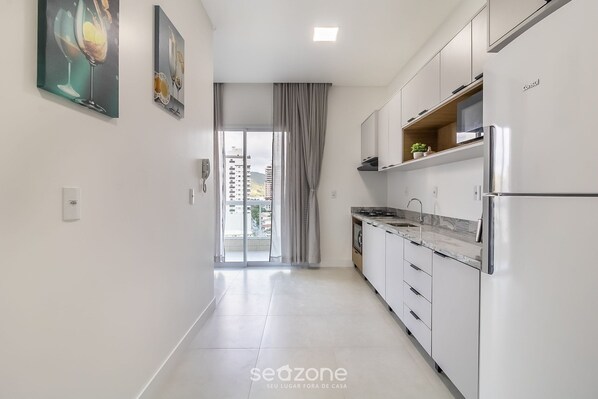 Basic Apartment | Private kitchen
