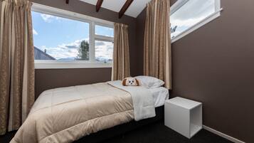 5 slaapkamers, een strijkplank/strijkijzer, gratis wifi, beddengoed