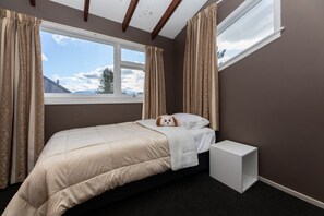 5 slaapkamers, een strijkplank/strijkijzer, gratis wifi, beddengoed