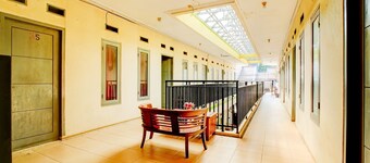 OYO 94716 Hartini Residence Syariah