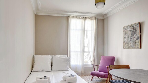 1 bedroom, iron/ironing board, travel cot, WiFi