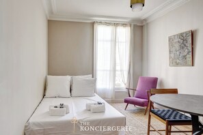 1 bedroom, iron/ironing board, travel cot, WiFi