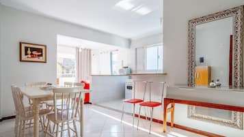 Eenvoudig appartement | Dineren