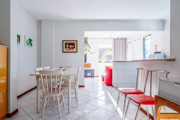 Basic Apartment | Tempat makan