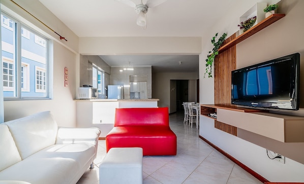 Basic Apartment | Living area
