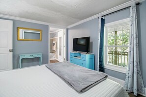 2 bedrooms, iron/ironing board, free WiFi