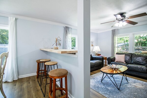 Interior - Peaceful with Firepit, Hiking & River Access Pet Friendly! (Luray)