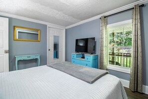2 bedrooms, iron/ironing board, free WiFi