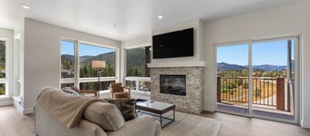 NEW BUILD 2025 - Pool & Fitness Center, 5 Mins to Keystone Slopes!