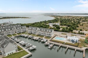 Marina - Stunning Inlet Cove Townhome (Dock Holidays) (Beaufort)