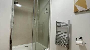 Een douche, een haardroger