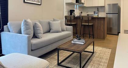 w Refined 1BR in the Heart of Miraflores