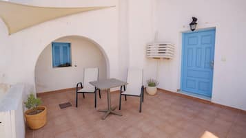 Studio | 1 bedroom, Internet