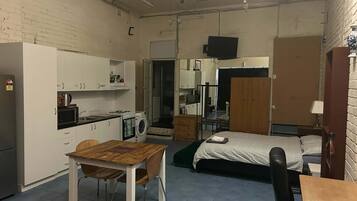 1 bedroom, iron/ironing board, Internet, bed sheets